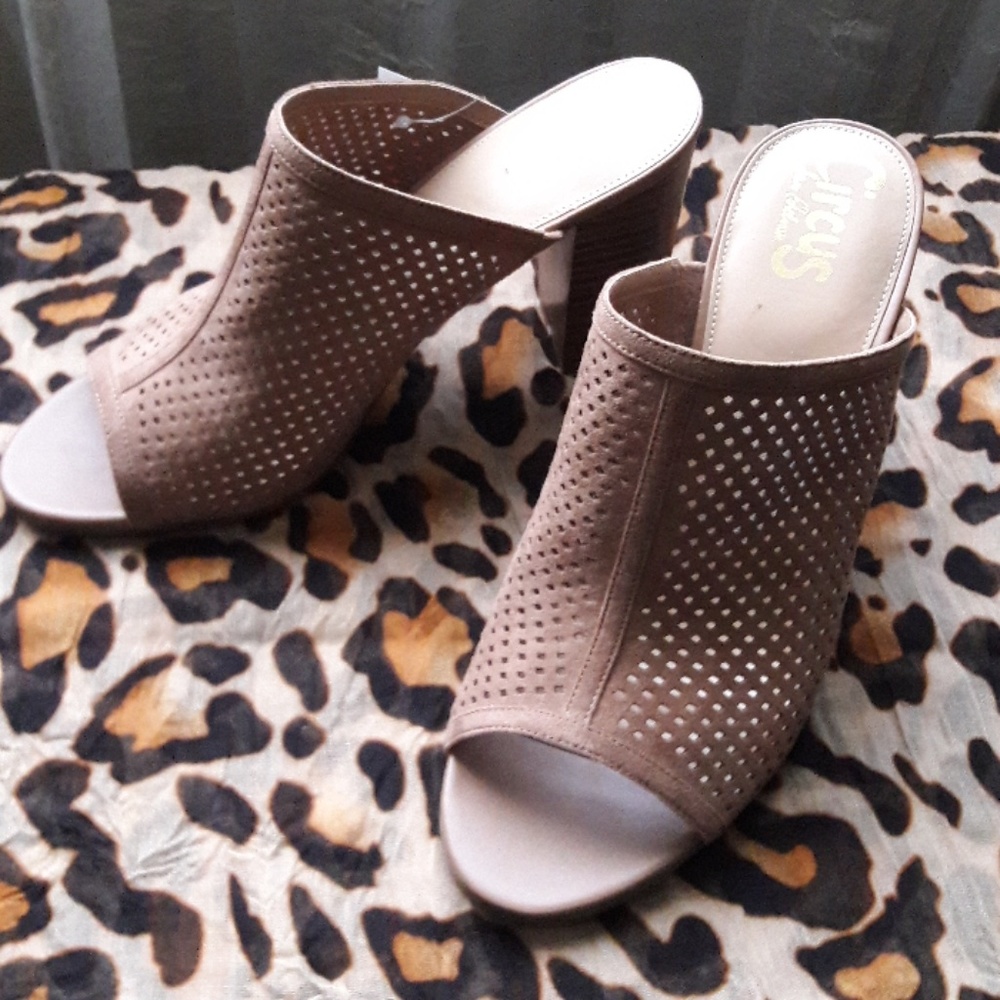 Sandals/new